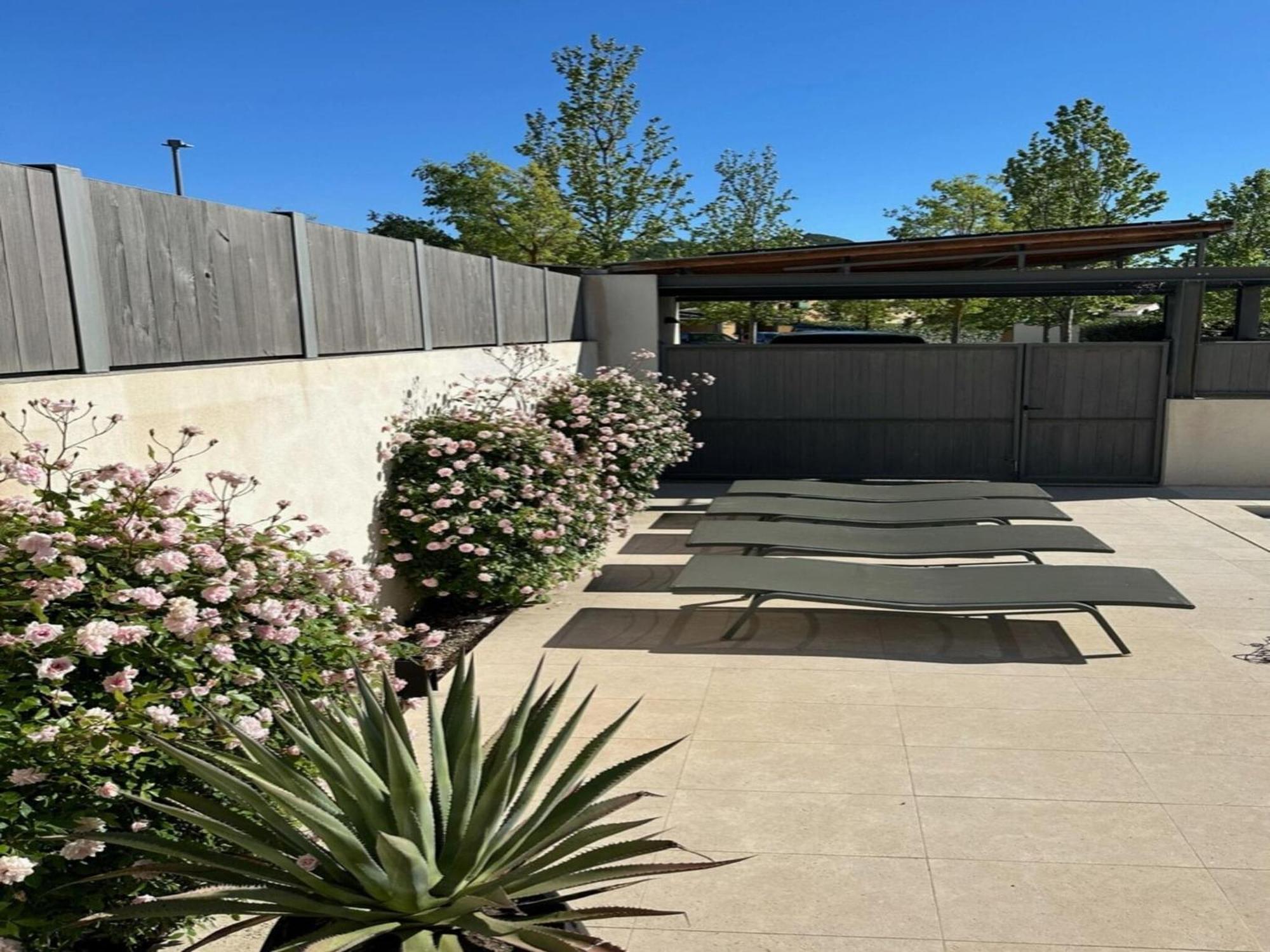 Modern Villa With Private Pool In Malauc N 马洛塞讷 外观 照片