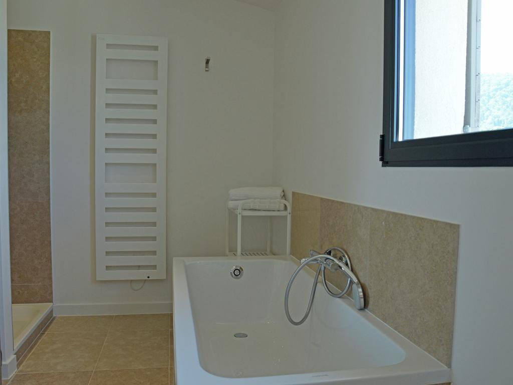 Modern Villa With Private Pool In Malauc N 马洛塞讷 外观 照片